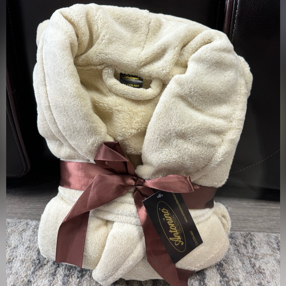Women’s tan robe